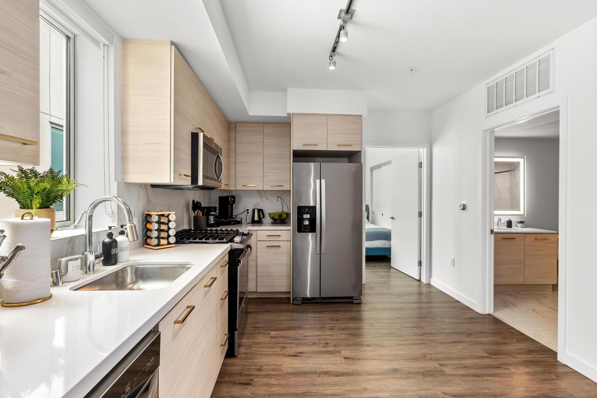 Apartment Luxury Penthouse 2-br - With Pool & Gym Access Los Angeles